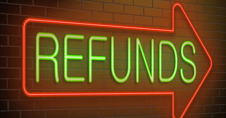 Customer carefully reviewing an IPTV subscription refund policy and payment options before completing an online purchase, illustrating can I get a refund if my IPTV subscription doesn't work.